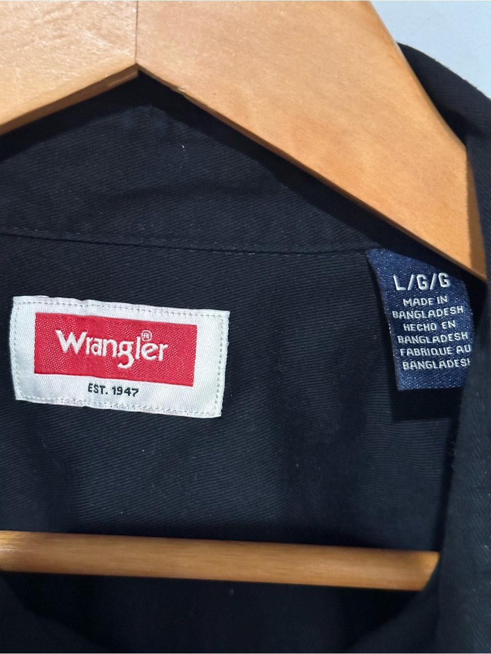 Wrangler Black Short-Sleeve Casual Button-Down Shirt - Picture 2 of 7